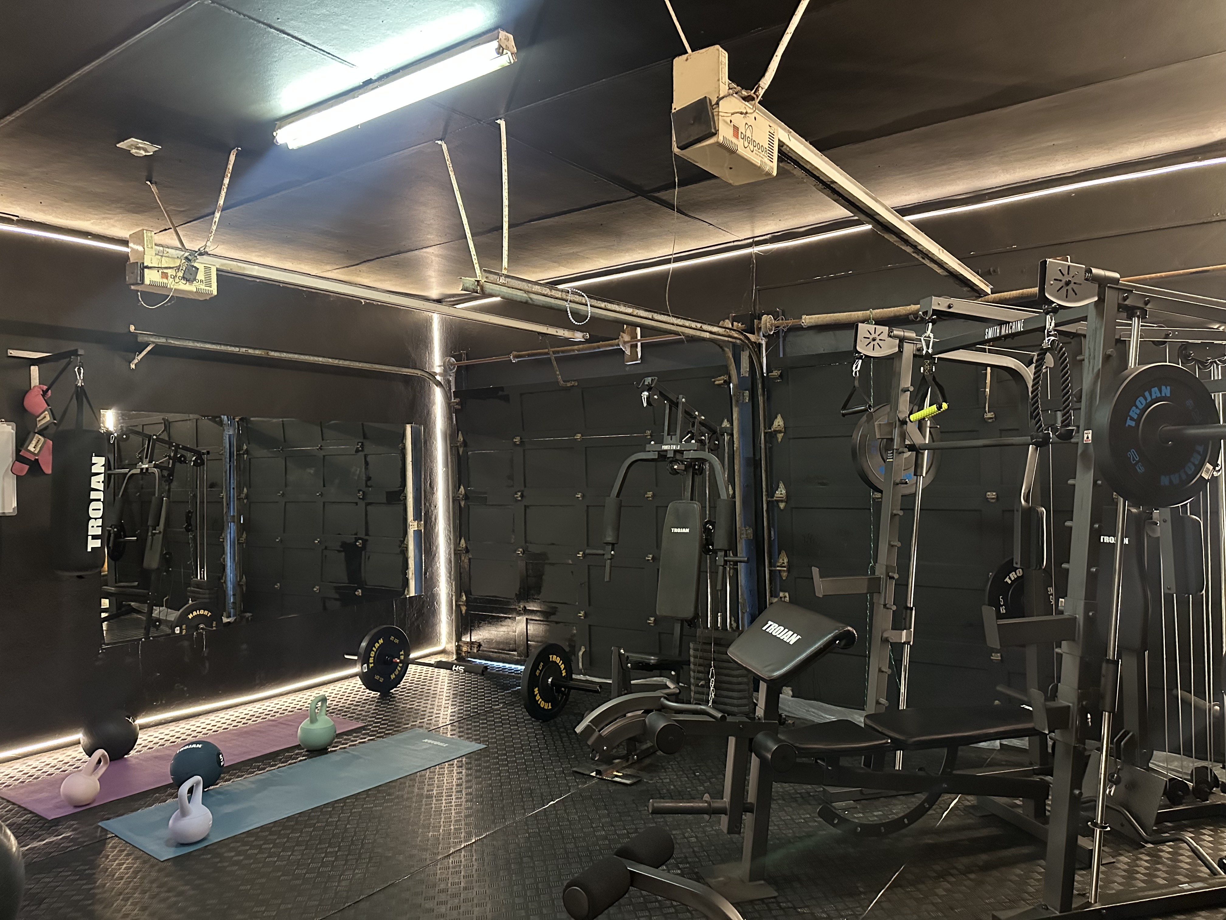 Private women's fitness space